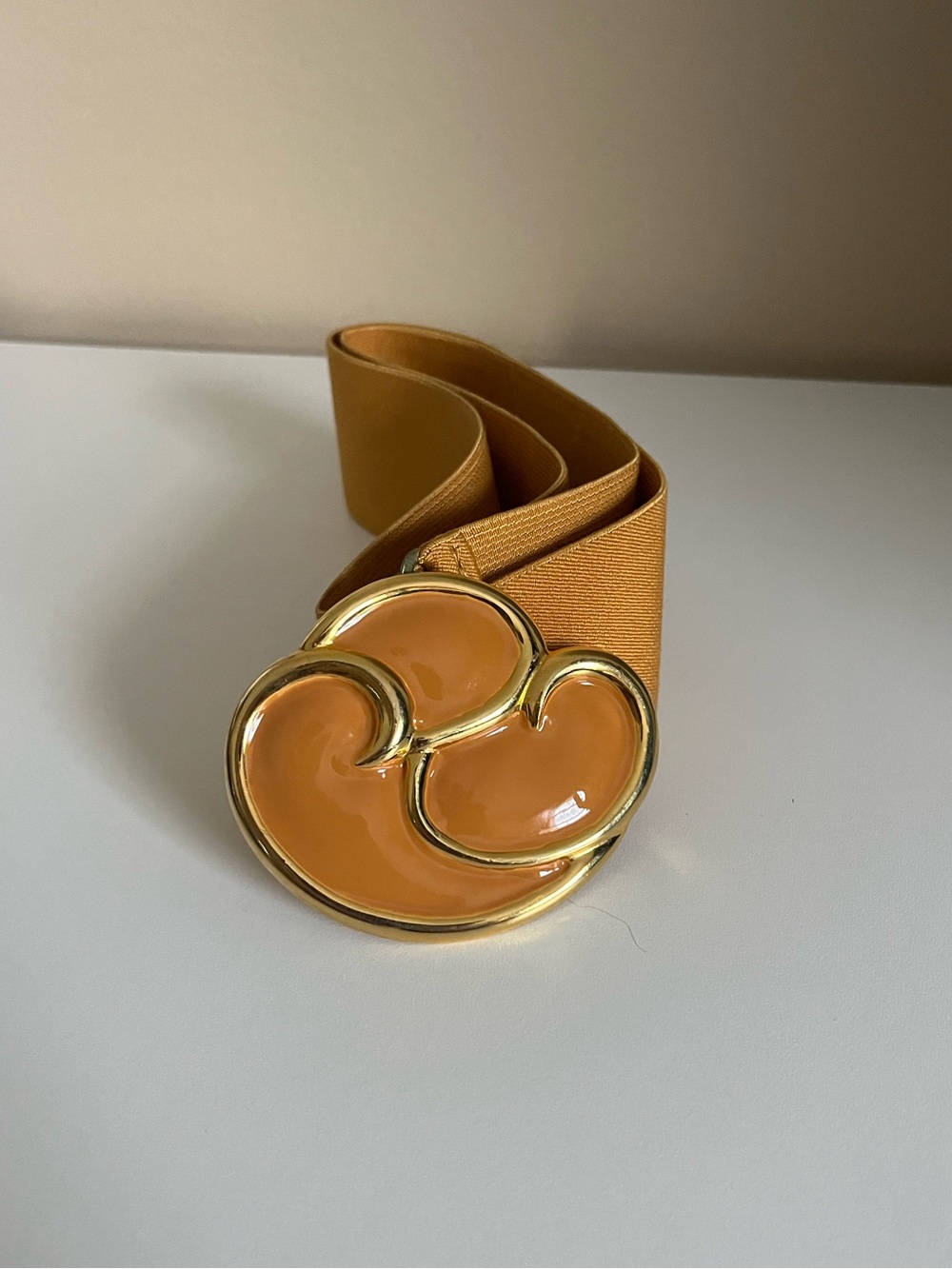 Vintage 1980s Day-Lor stretchy belt and enamel buckle